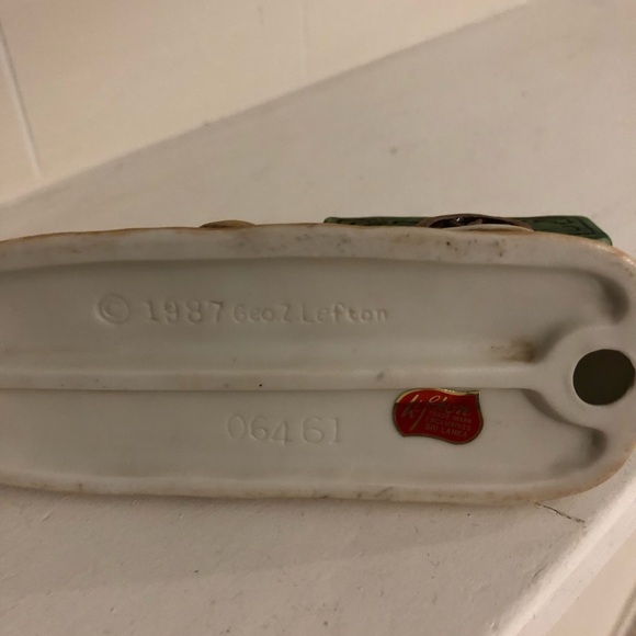 Lefton Colonial Village horse drawn milk delivery wagon. # 06461. - Picture 3 of 4